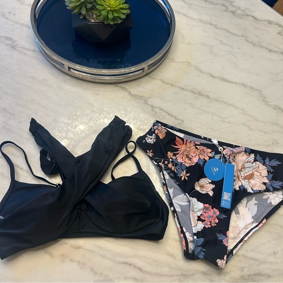 Cupshe 2 Piece Black/Black Print Bathing Suit 🆕 - Picture 2 of 4